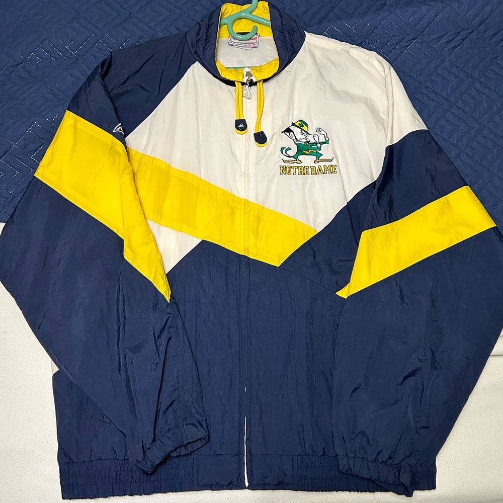 VINTAGE Notre Dame Windbreaker